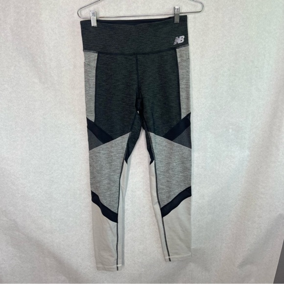 New balance, gray pockets, leggings, size medium - Picture 1 of 5
